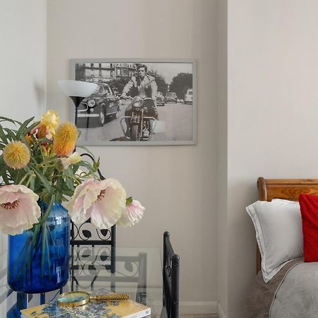 Modern Studio Apartment London Exterior photo